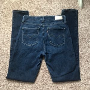 High waisted Levi’s jeans